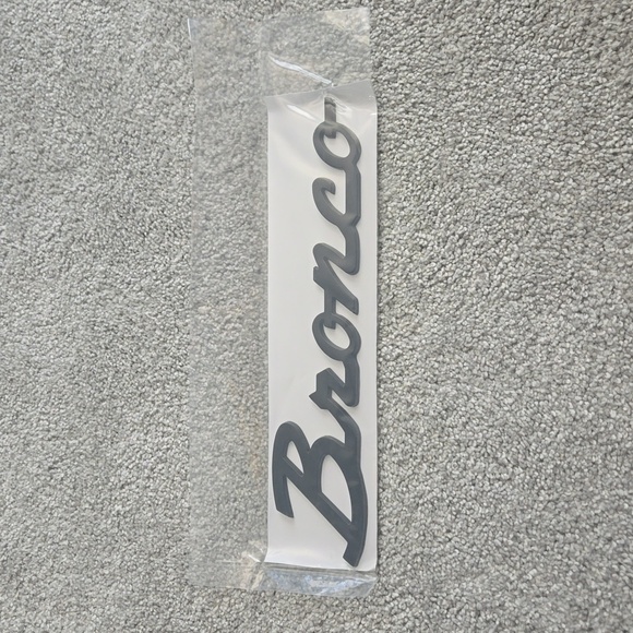 Ford Bronco Other - 2021-2024 Ford Bronco Classic Script Fender Badge - Gloss Black